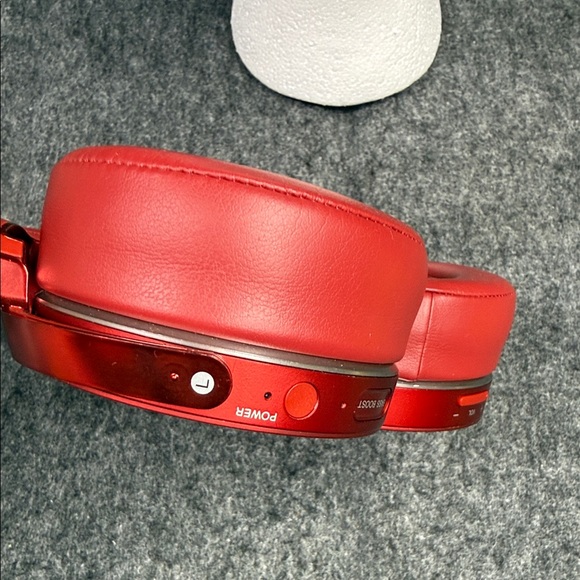 Sony Vibrant Red Over-Ear Headphones MDR-XB950BT Bluetooth - Picture 11 of 14